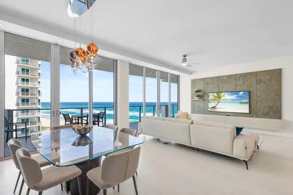Luxe 2BR 2.5BA Ocean View Condo in Amrit Resort - Image 1