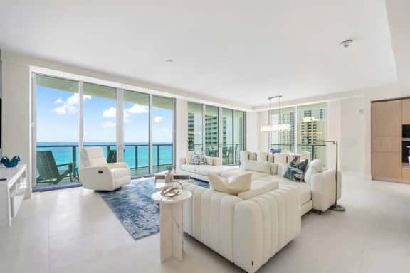 Lux Ocean View at Amrit 2 King suite and Den - Image 1