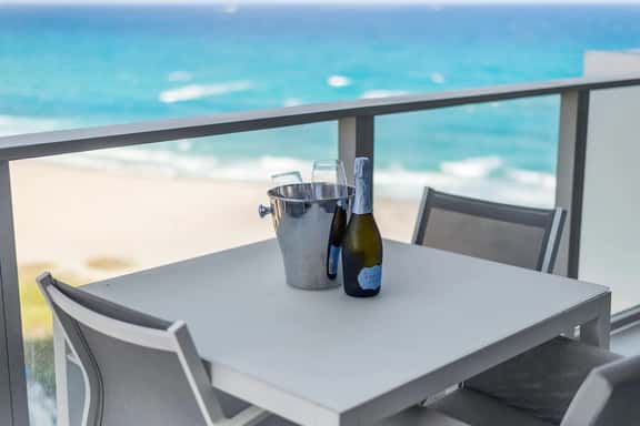 2BR Tranquil Luxury by the Sea. Chic apt at Amrit - Image 1