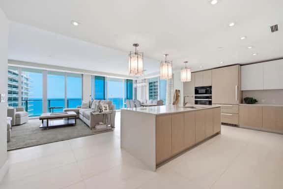 Luxury 2BR+Den Ocean front condo @ Amrit Resort. - Image 1