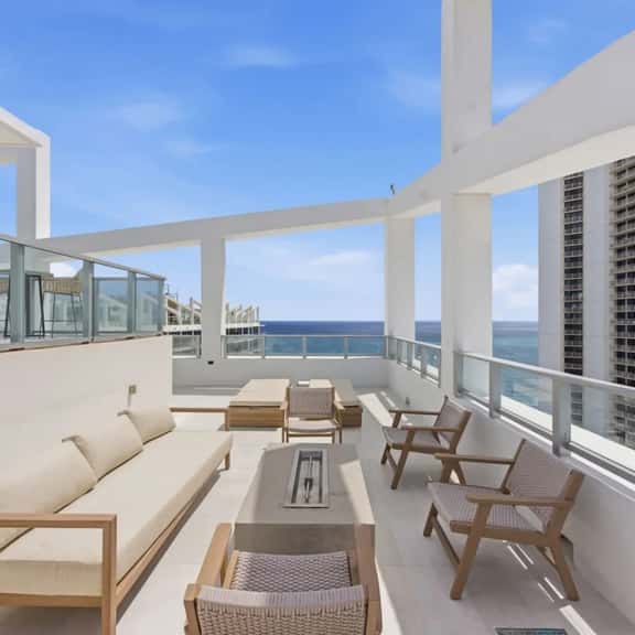Ask for Monthly Specials Ocean Front Penthouse in Amrit - Image 1