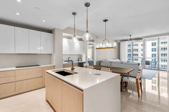 2BR Tranquil Luxury by the Sea. Chic apt at Amrit - Image 3