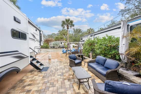 Camper/Rv in Lake Wales 2 Bedrooms. 3 Beds. 2 bath - Image 4