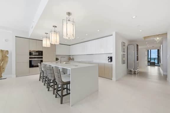 Luxury 2BR+Den Ocean front condo @ Amrit Resort. - Image 2