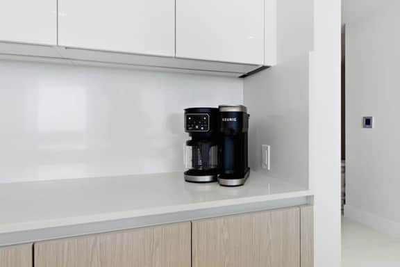 Luxury 2BR+Den Ocean front condo @ Amrit Resort. - Image 4